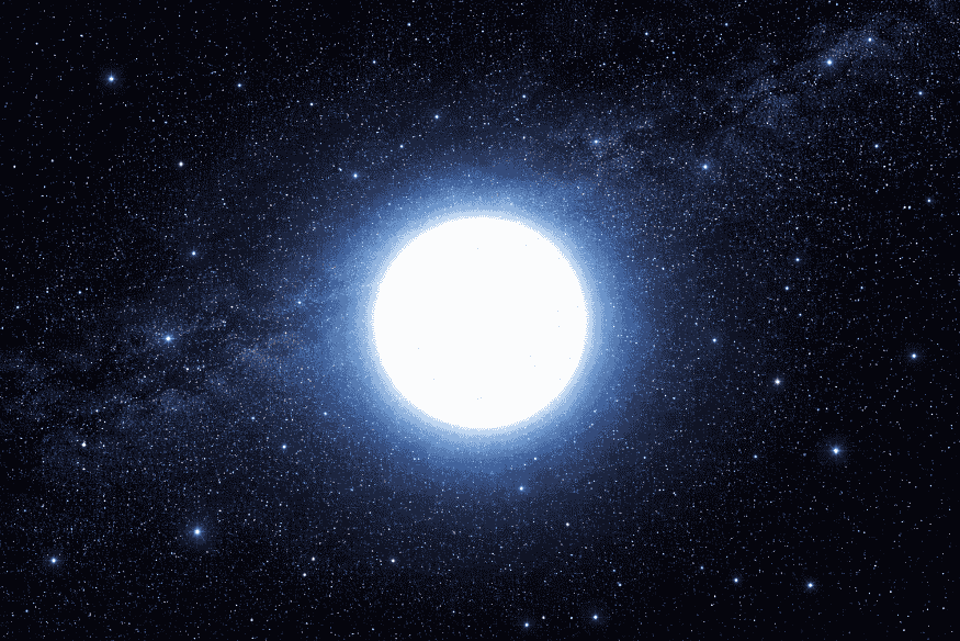 Anã branca isolada brilhando intensamente no espaço, representação de remanescente estelar compacto após o fim da fase ativa de uma estrela.