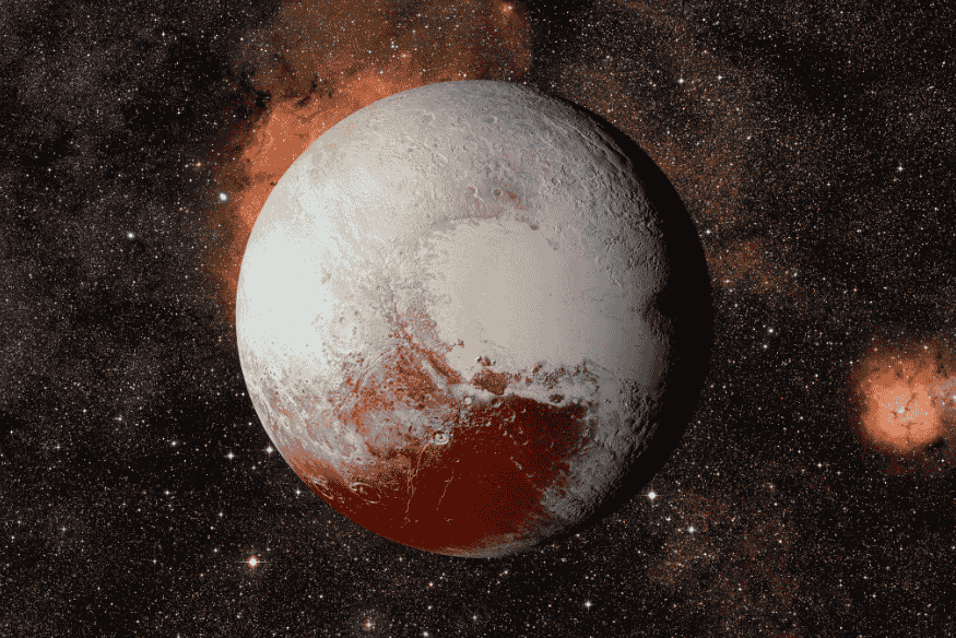 Plutão aparece em destaque no espaço, com sua superfície clara e avermelhada visível, cercado por um fundo repleto de estrelas.